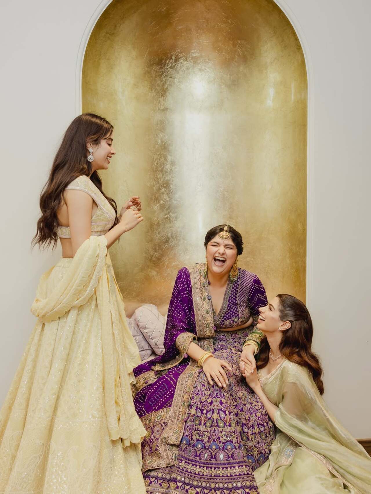 Janhvi Kapoor and Khushi Kapoor also shared a fun-filled moment with Anshula. The sister trio were seen smiling ear to ear in this candid picture from the Gor Dhana ceremony.